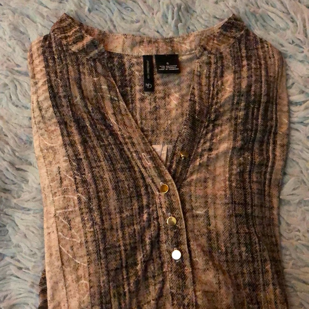 Women’s flowy dress top